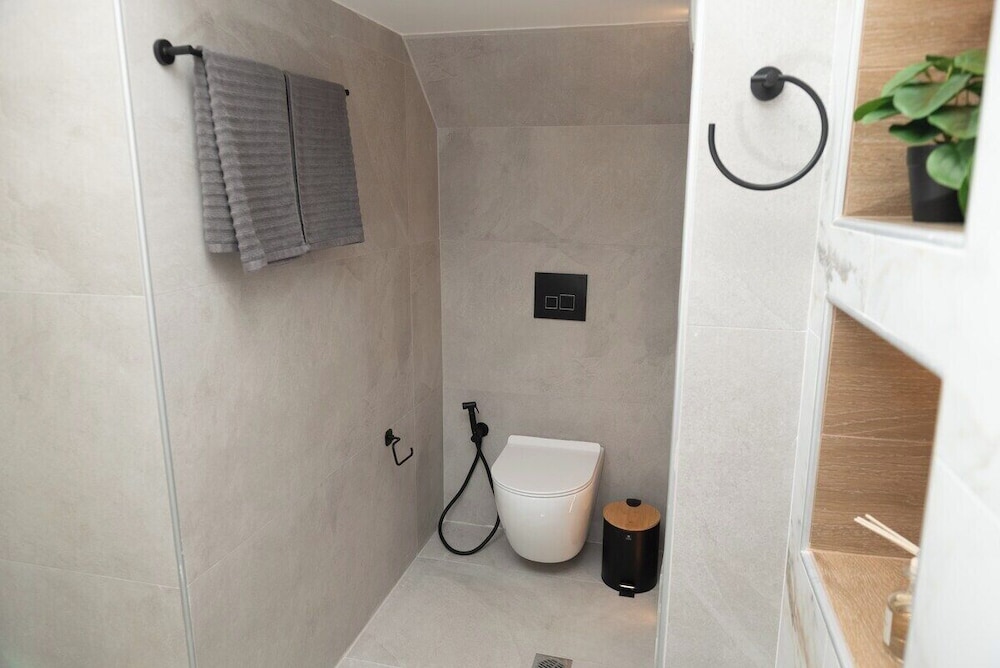 G B Urban Spa by Cretanhouses
