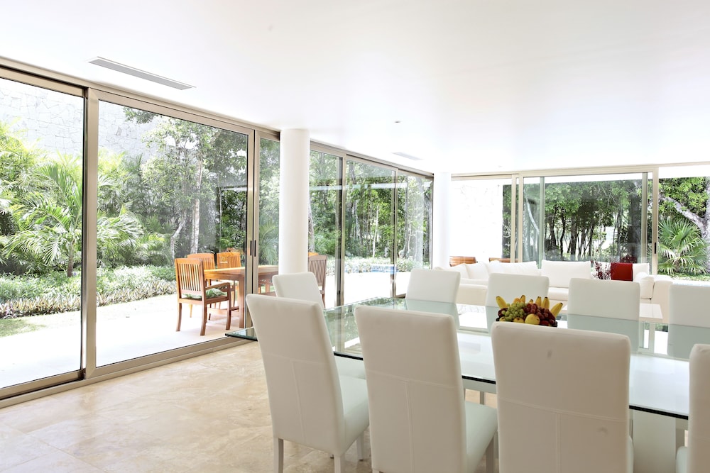 Bahia Principe Vacation Rentals - Three-Bedroom House