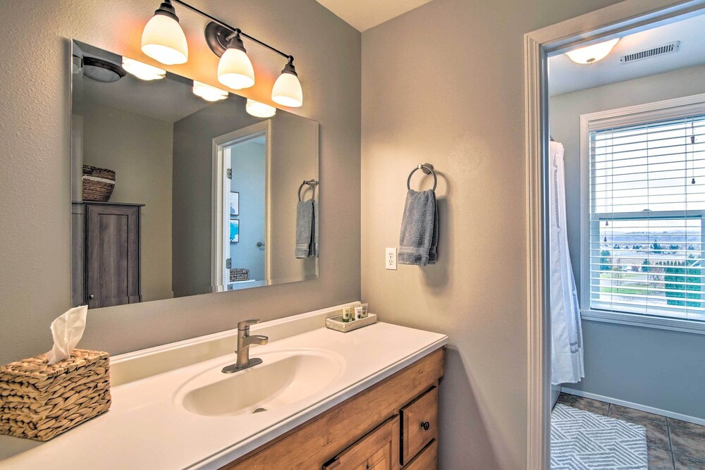Yakima Vacations - Remarkable Yakima Getaway w/ Pool  Hot Tub! - Property Image 2