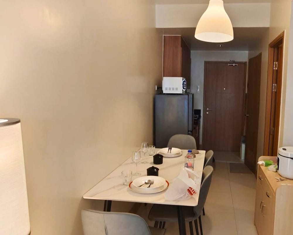 Live Just Steps Away From Mall of Asia