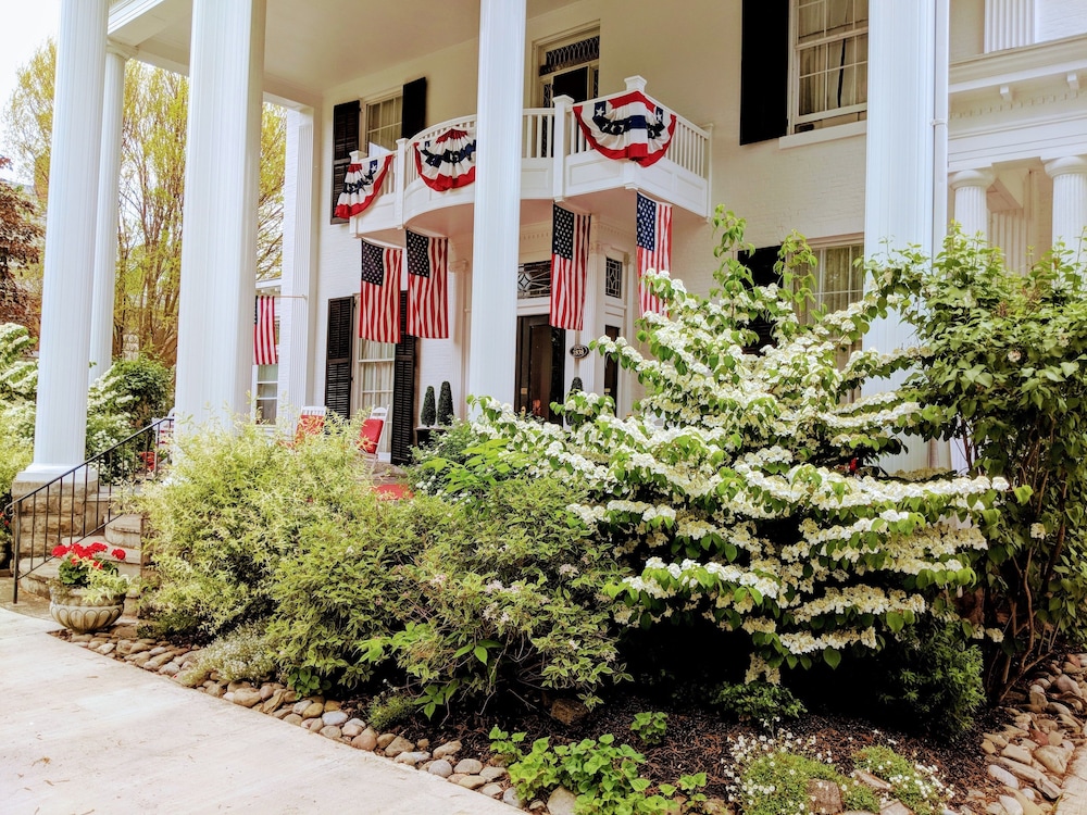 Allegiance Bed and Breakfast view 5