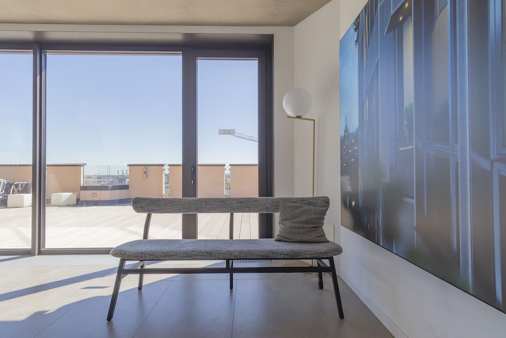 San Babila Central Tower by Rentopolis - High-end 1bdr with panoramic terrace overlooking Duomo