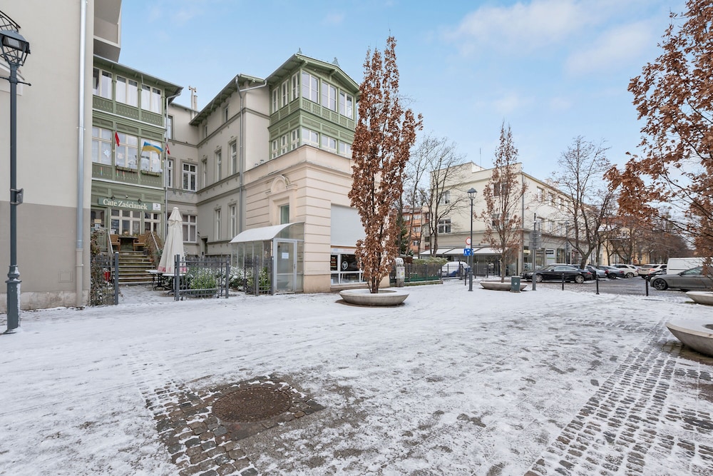Grand Apartments