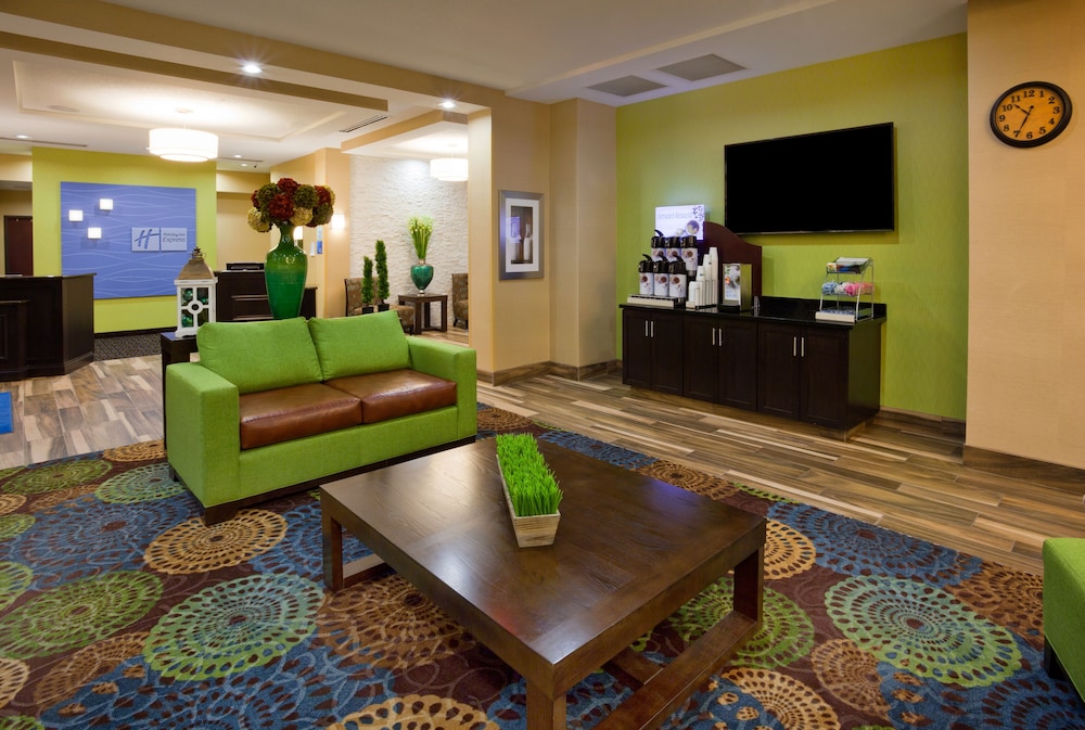 Holiday Inn Express & Suites Davenport by IHG - Image 2
