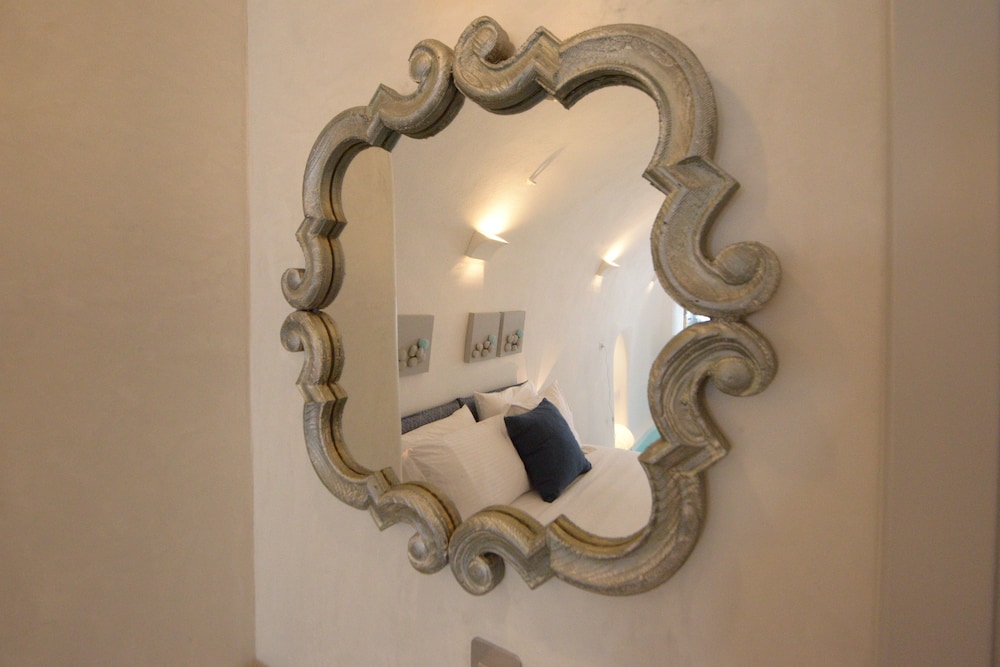 Esperia Luxury Suites photo 3