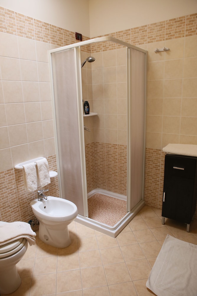 B&B Minerva en Castro — bathroom