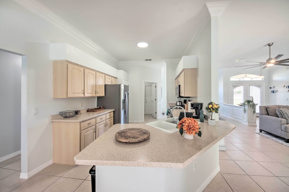 Pool & Fenced Yard: Sebring Retreat