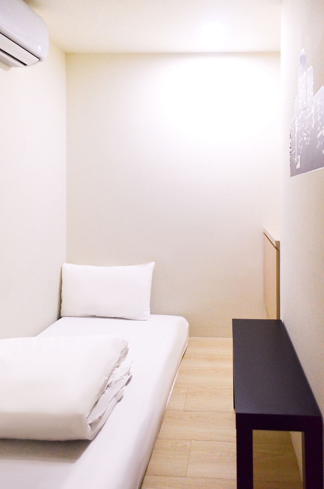 StarBox Hostel