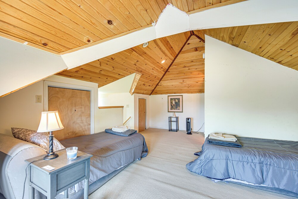 15 Mi to Seven Springs Resort: Somerset Home! view 4