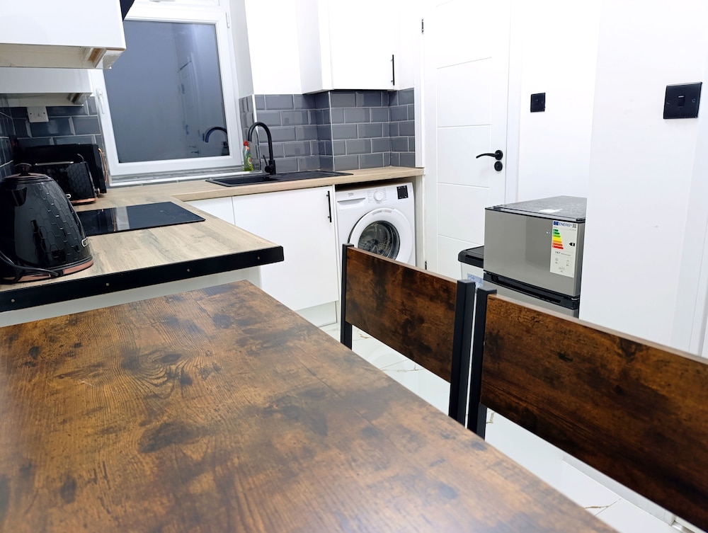 Cardiff 1 Bed Apartment - City Living at its Best