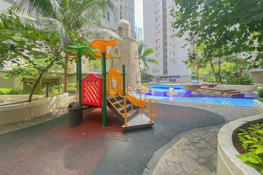 Well Furnished 2BR at Bassura City Apartment