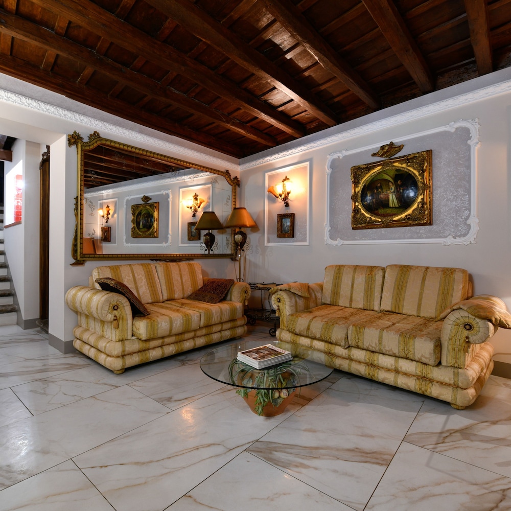 Dolce Vita in Rome With 2 Bedrooms and 1 Bathrooms