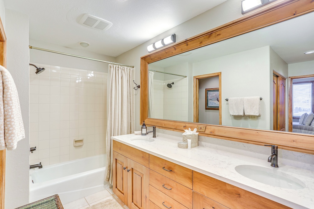 Seasons Lodge at Arrowhead: Beaver Creek Condo!