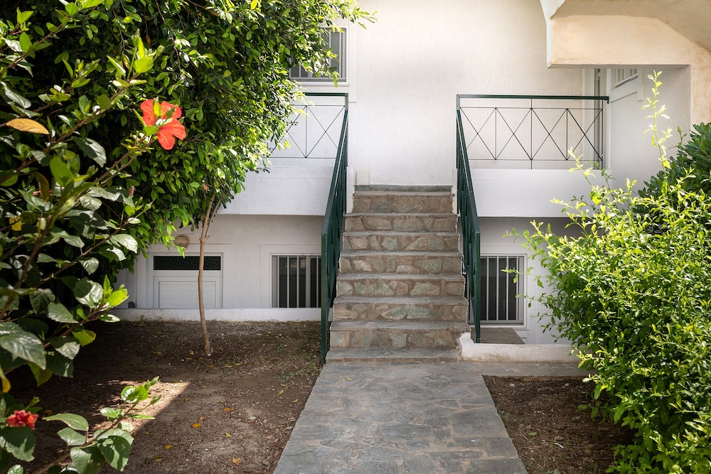 Elisa Seaside Luxury Suite Private hot Tub, Beach