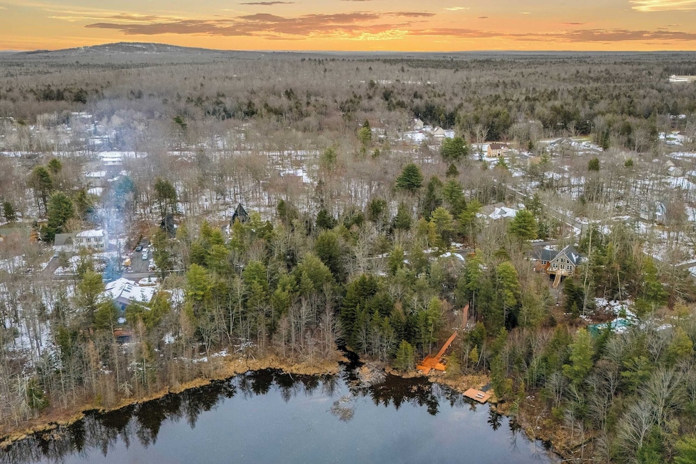 Lakeview Sunset Heaven Waterfront Escape + Private Dock Firepit + Game Room New Construction