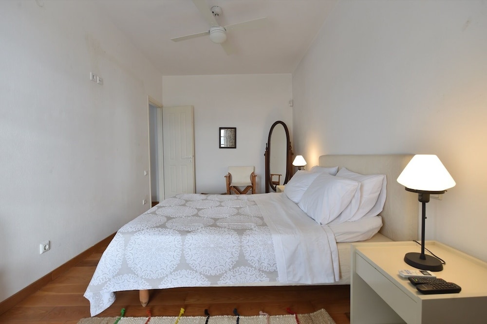 Cycladic Villa in Kampos view 4