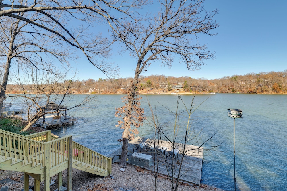 Lakefront Retreat w/ Game Room in Bella Vista!