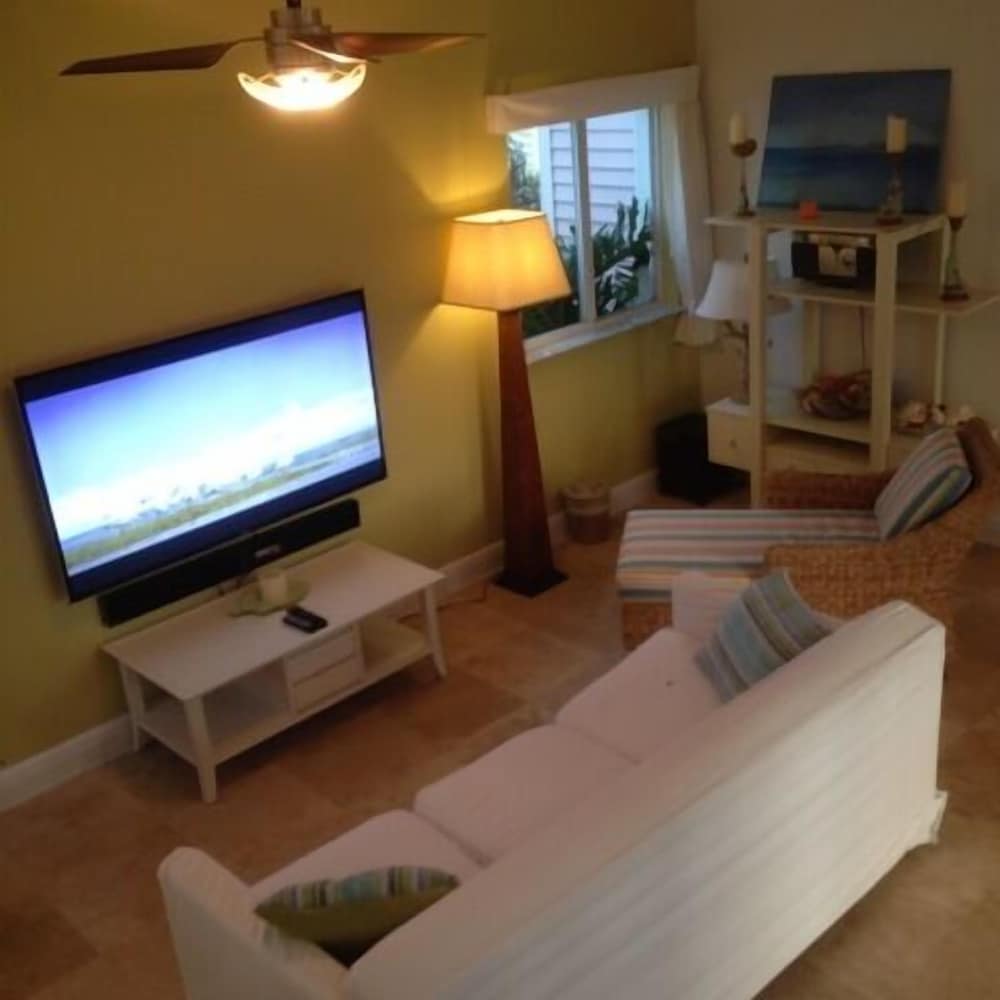 Luxury Custom Villa 210 At Resorts World - Property Image 11