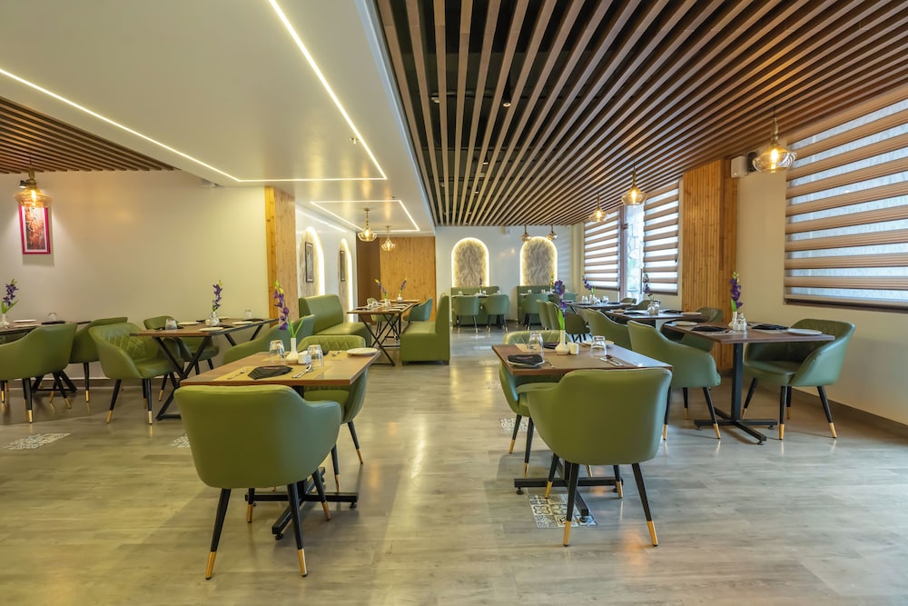 Crestorio Resort & Spa Dehradun