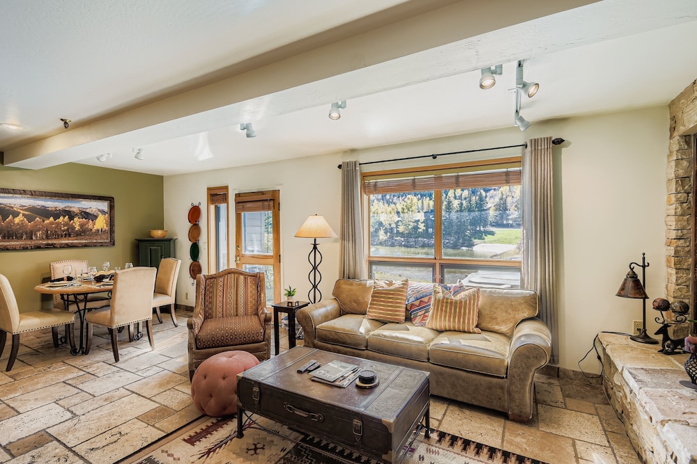 Charming 2br Escape Hot Tub, Bbq & Mountain Comfort 1424 2 Bedroom Condo