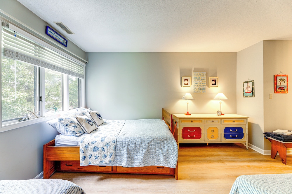 ~ 1 Block to Bethany Beach, Retreat w/ Pool Access