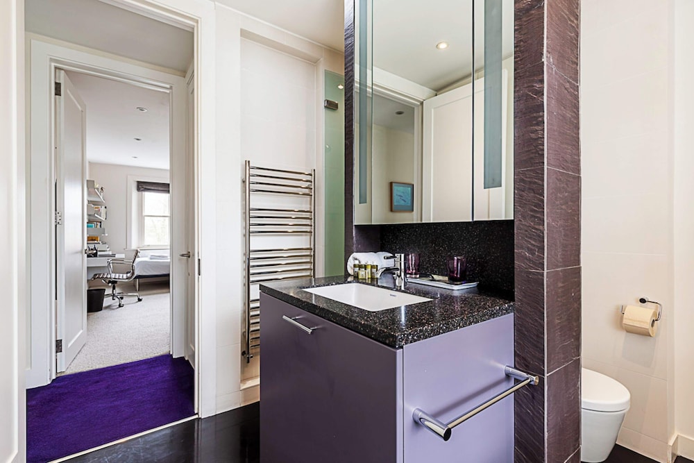 London Luxe Retreat: 5-bed Gem