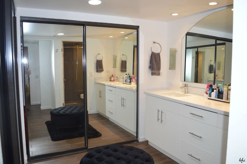 2BD Ground Floor Condo in Gated Gardens Pool Spa