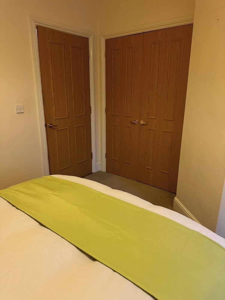 Executive Apartment, Woodford Mill, Witney