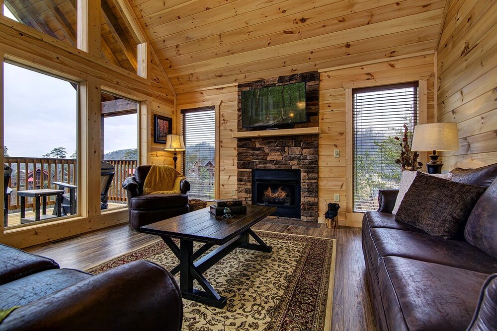 Critter Cove - 2 Bedrooms, 2 Baths, Sleeps 10 Home by RedAwning