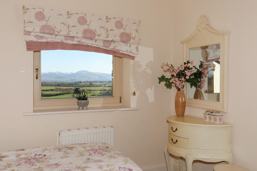 Cosy Barn view 3