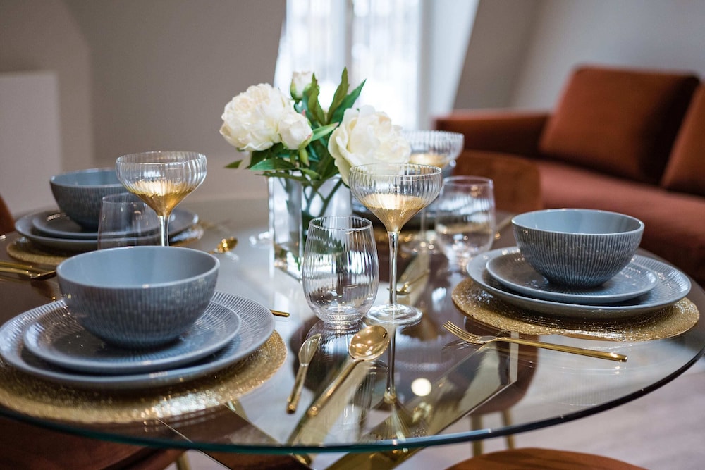 Marble Arch Suite 9-hosted by Sweetstay