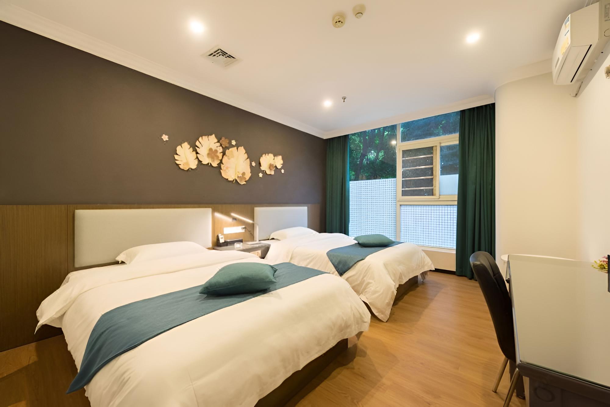 Huiyin Fashion Hotel
