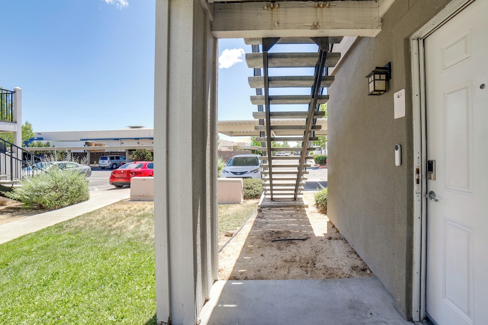 3 Mi to Dtwn: Gated Condo w/ Patio in Reno!