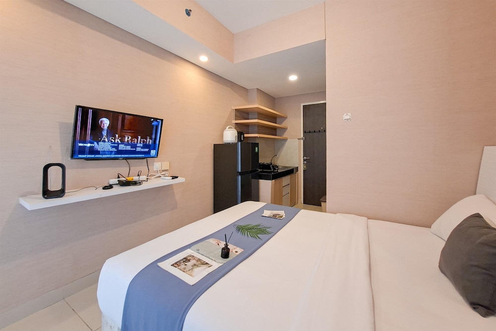 Warm Studio At Serpong Garden Apartment