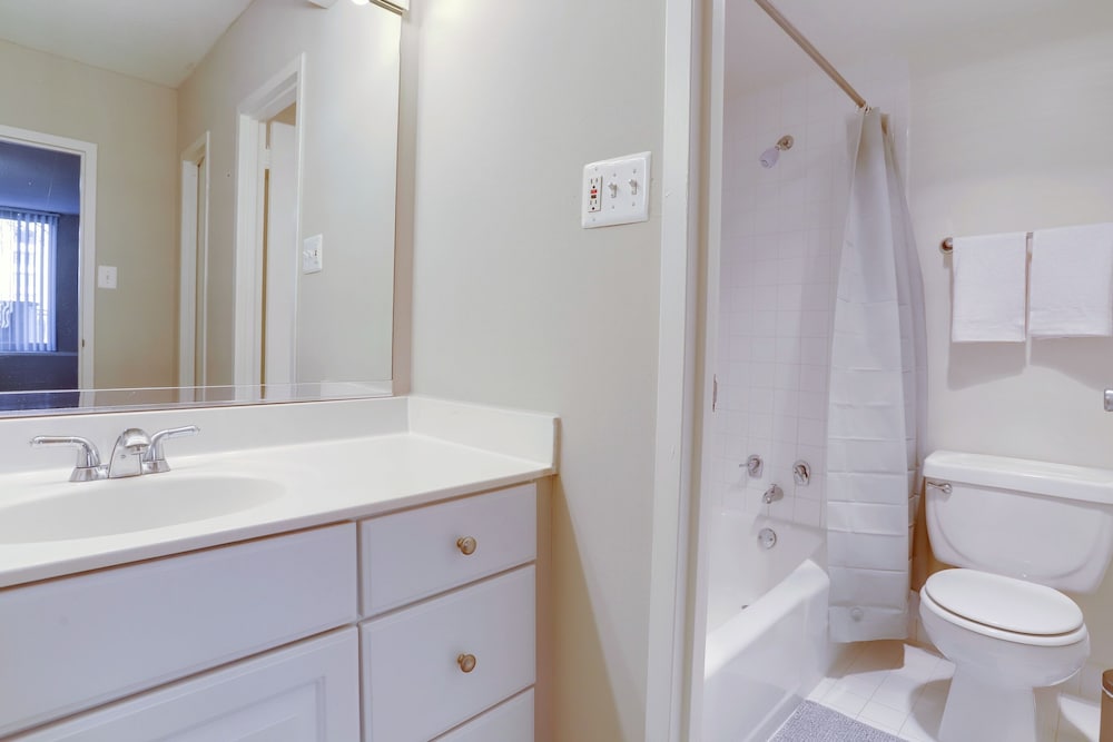 Fantastic 2BR Condo with Gym