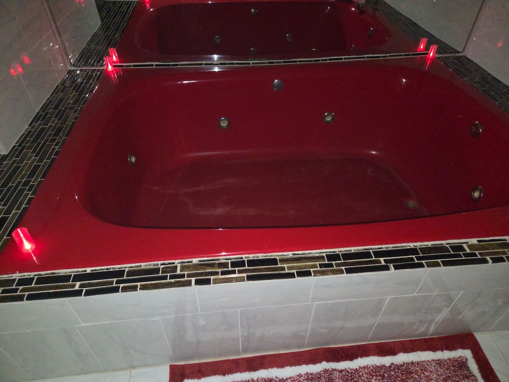 Chesaning Inn & Suites
