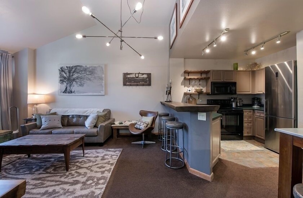 Winter Park Resort Lodging - Zephyr Mountain Condos