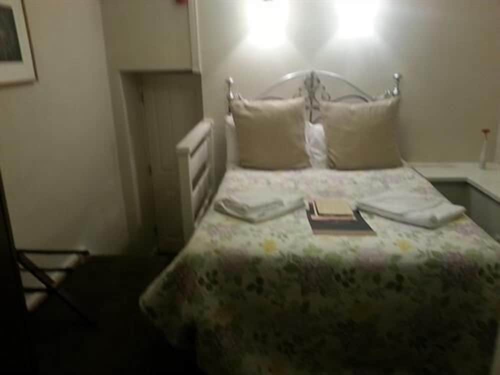 Anchor Hotel