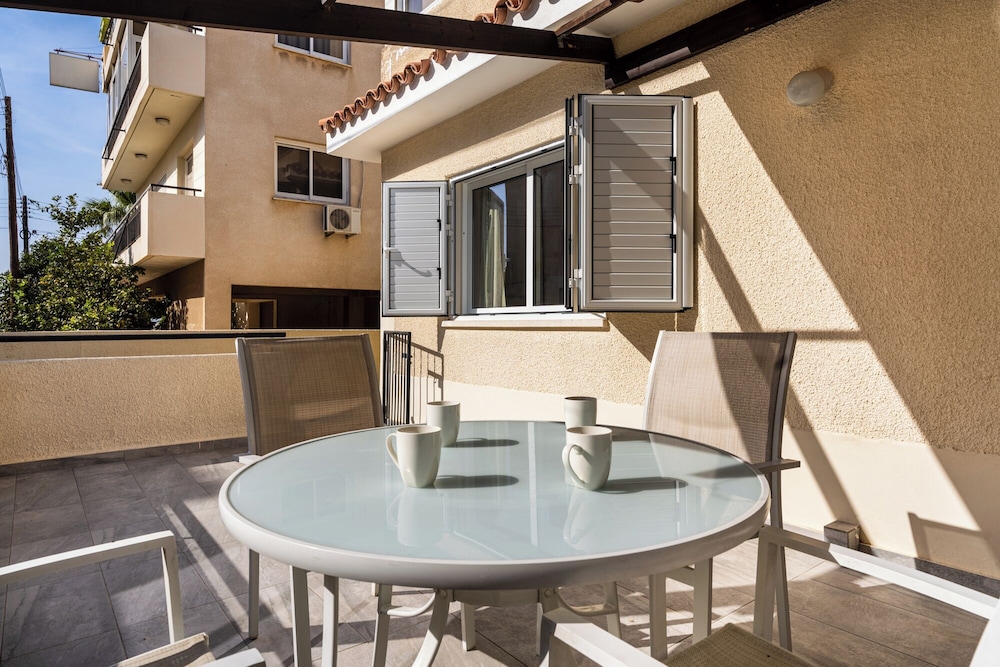 Levante - 2-BR Apt. & Terrace in Larnaca