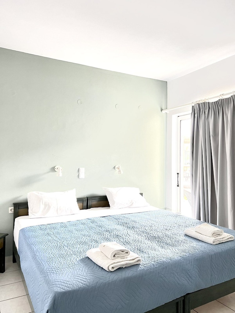 Mediterranea Apartments view 4