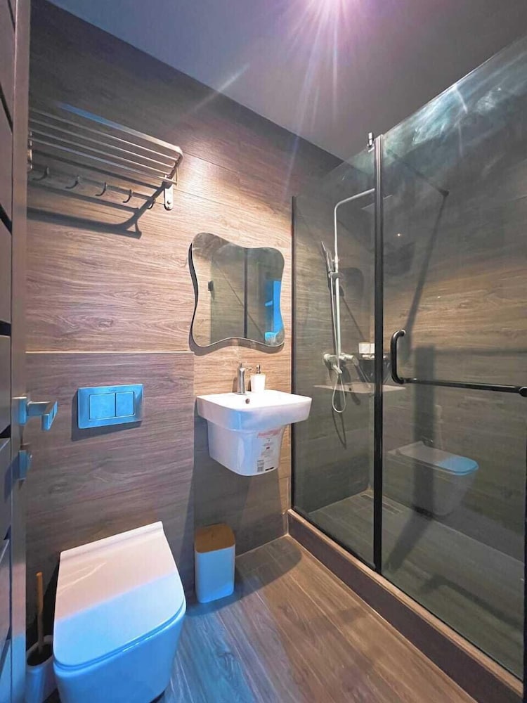 Readyhomes Shortlets and Apartments