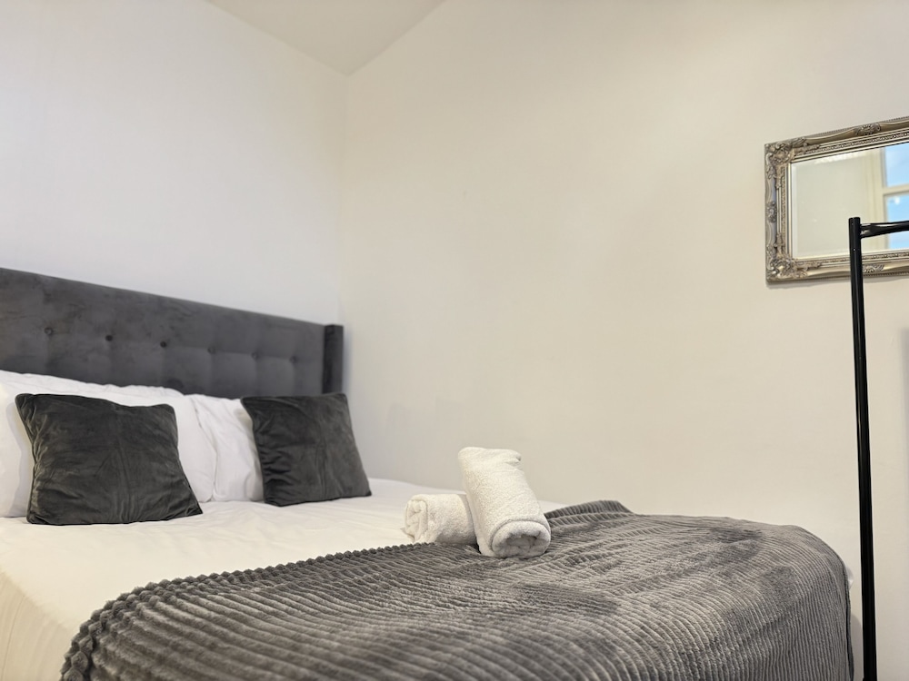 The Heart of Kensington Mews - Private House-Centrally Located-Great Transport