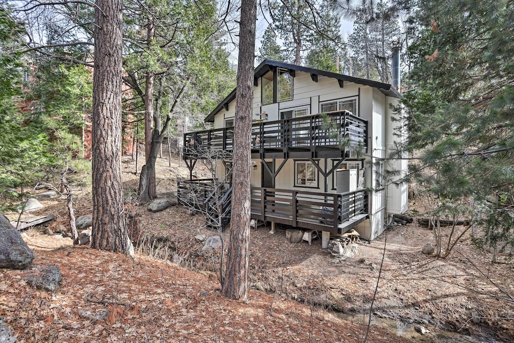 Modern Cabin w/ Game Room & Deck, Near Skiing view 2