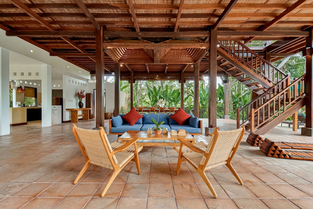 Villa Atas Awan