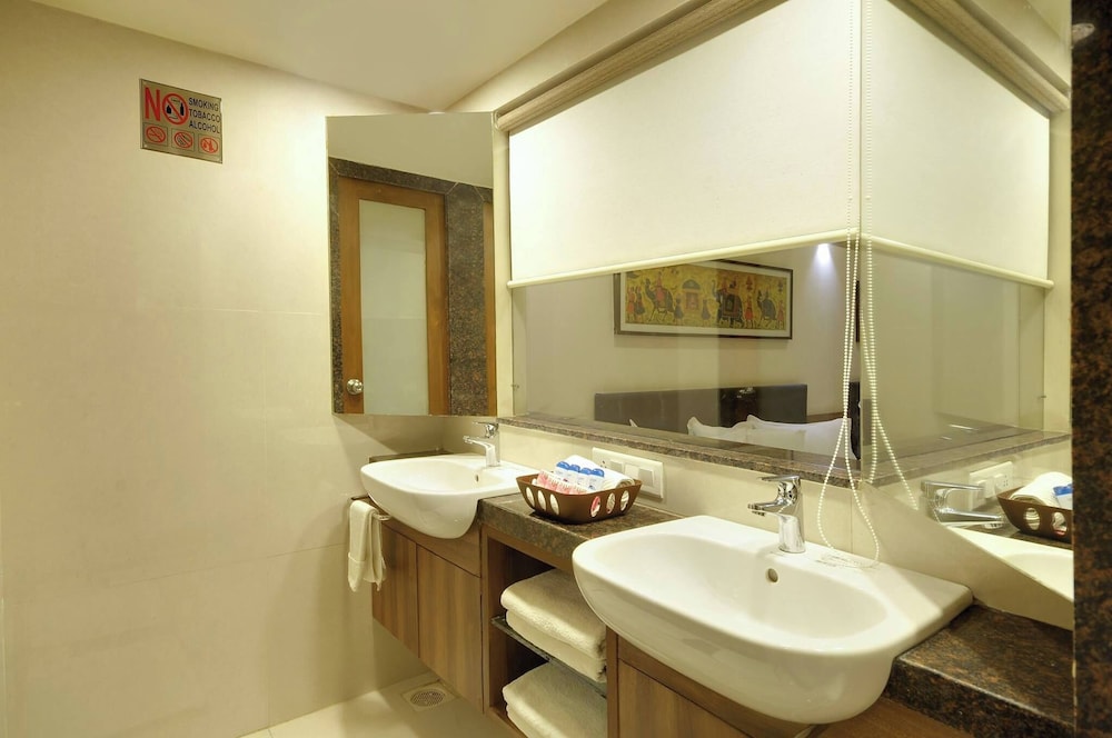 Hotel Shreeji Vatika-Airport Road