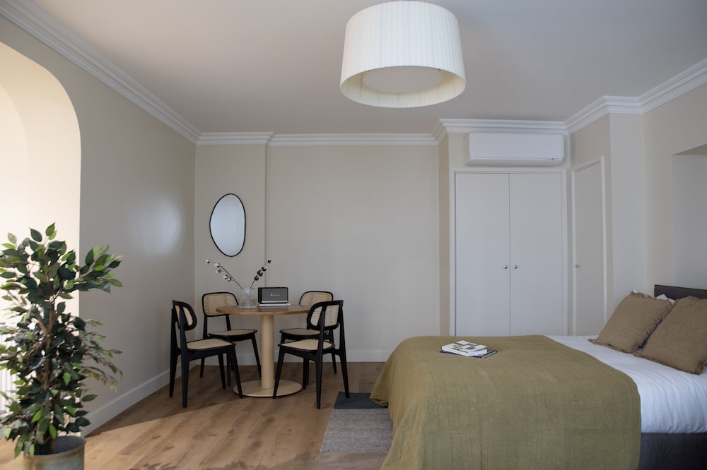 Gulaid House Knightsbridge by Bob W London