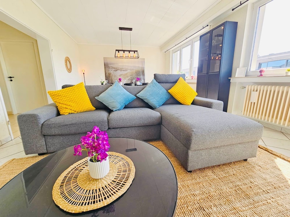 Chic Urban Stay 2BR with parking