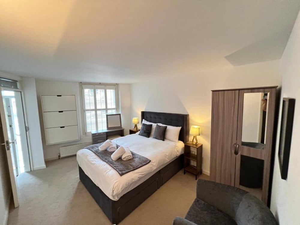 The Heart of Kensington Mews - Private House-Centrally Located-Great Transport
