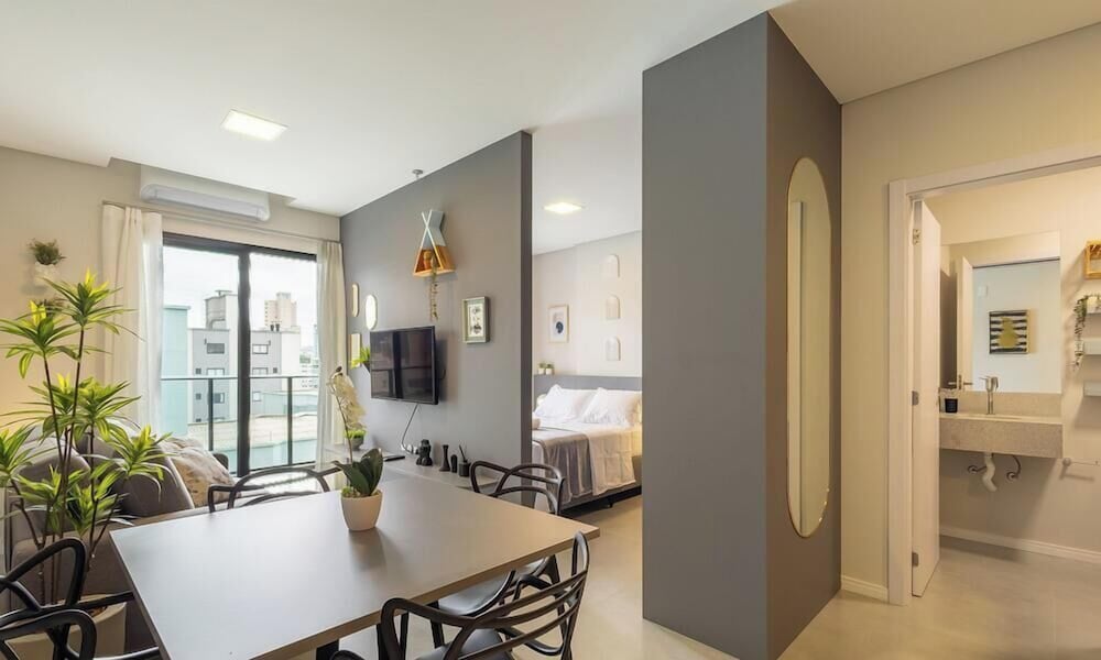 Your Exclusive Stay Just Steps From the sea in Meia Praia - FFS II