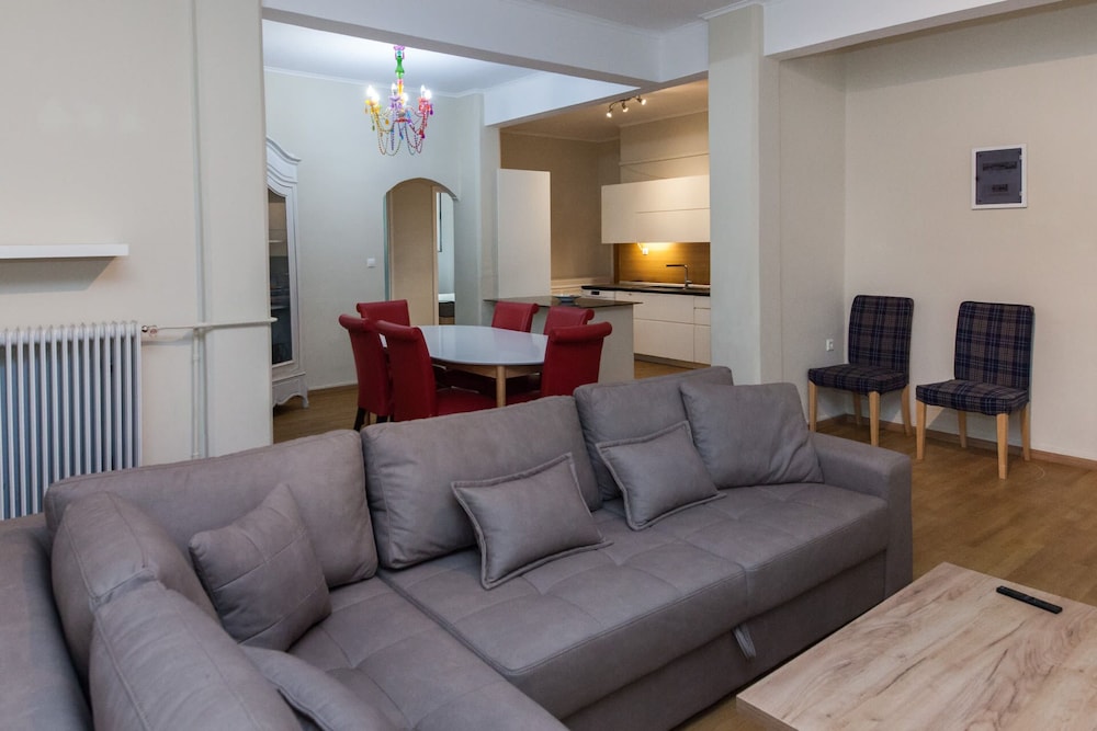Kifisia Vacations - Family Friendly Comfort 3 Bd in Kifisia - Property Image 3